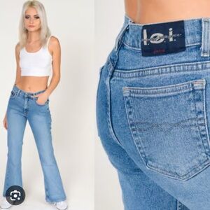Vintage Y2K l.e.i. Low rise, flare jeans. Junior size 7